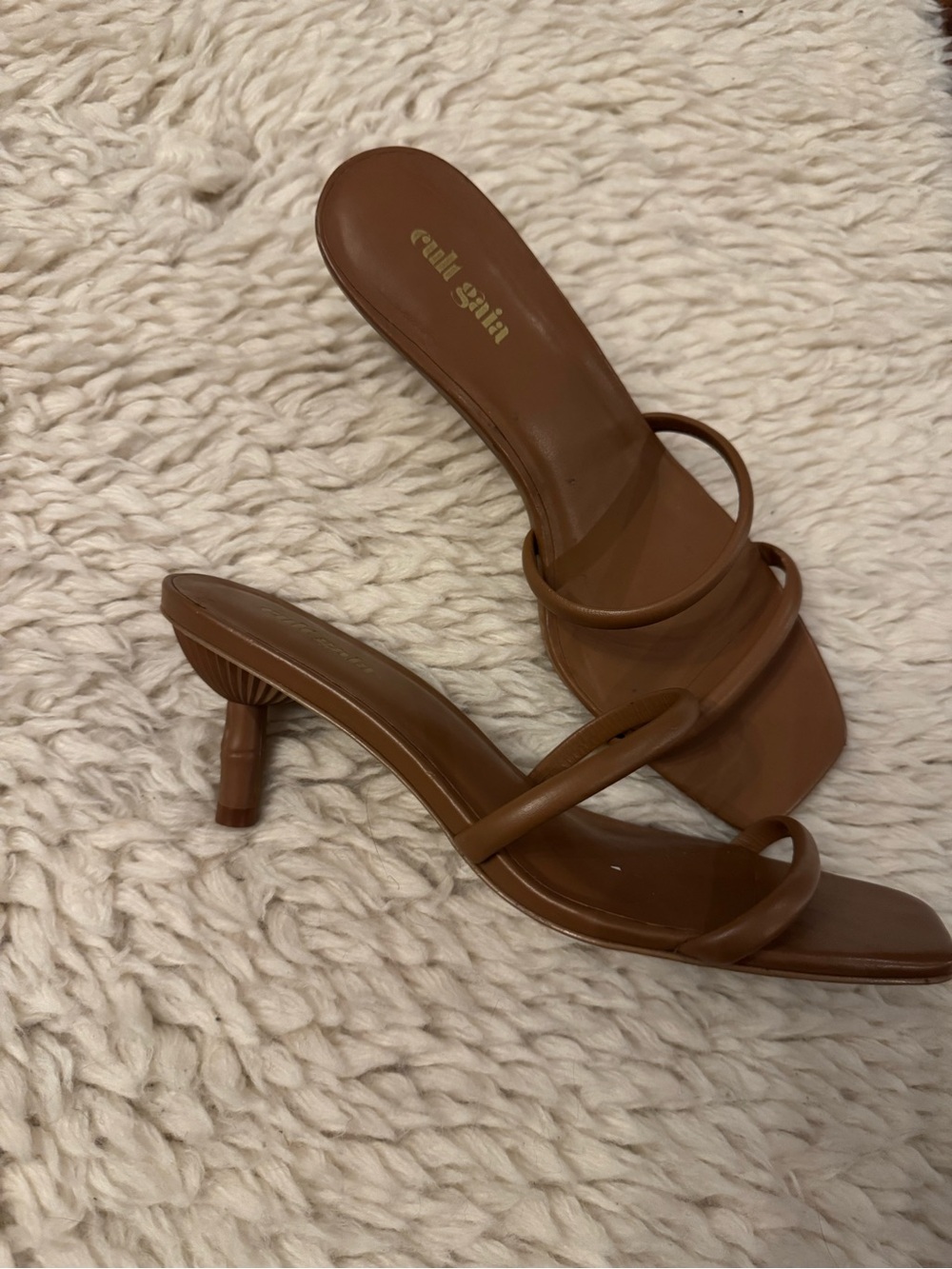 Cult Gaia nude Minimalist Strappy Kitten Heel Sandal Sz 7.5 - Picture 4 of 5